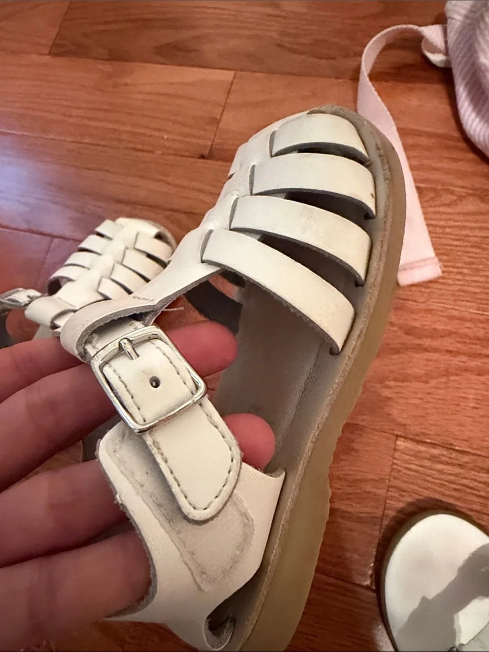 L'amour Kids White Leather Fisherman Sandals